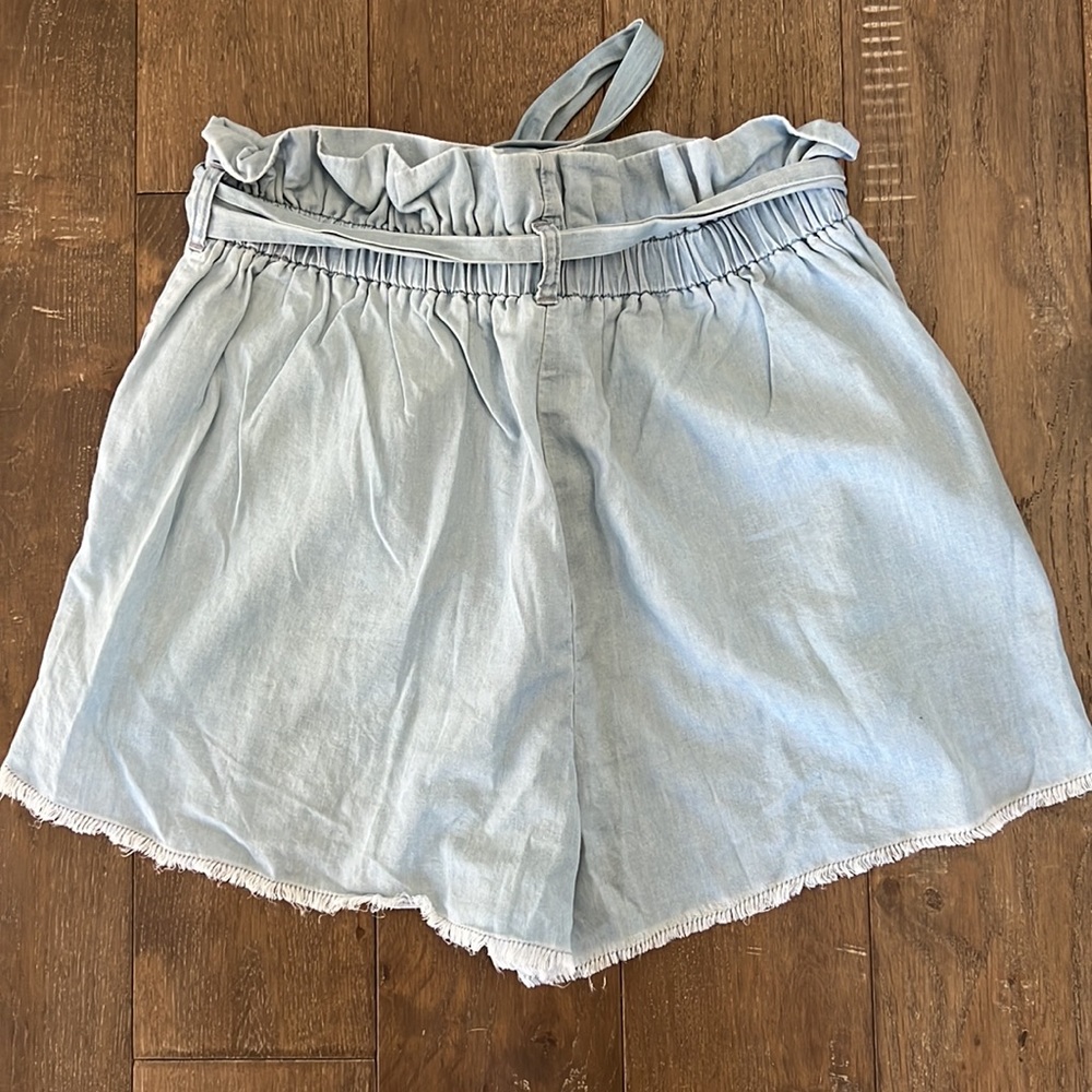 2 Express Shorts - Picture 14 of 16